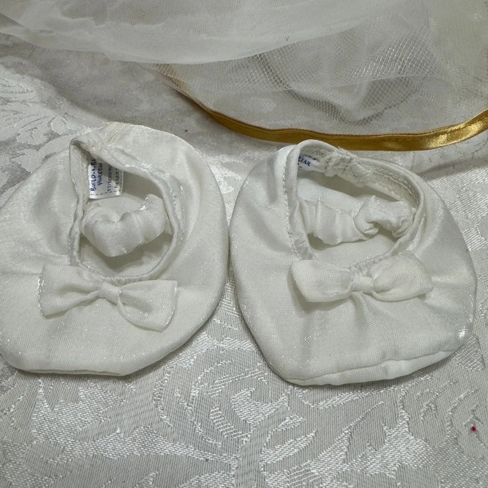 Build a Bear Clothing-Beautiful White Tiered Dress Gold Sequins and shoes Set
